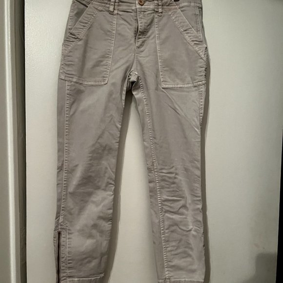 Cream Jean-Style Pants – Zippered Ankles, Stretchy & Chic! (Size 29 Gently-Used) - Picture 14 of 15